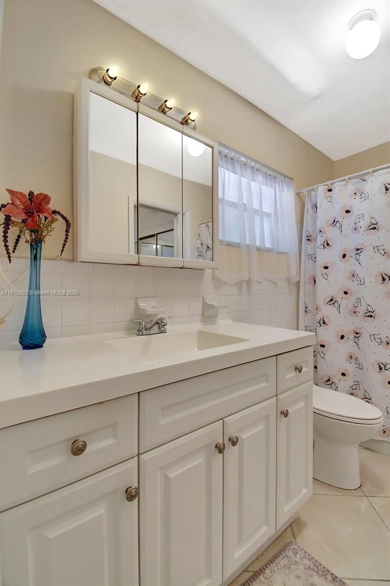 Real estate property located at 329 3rd St #103R, Broward, Second Gulfstream Garden, Hallandale Beach, FL