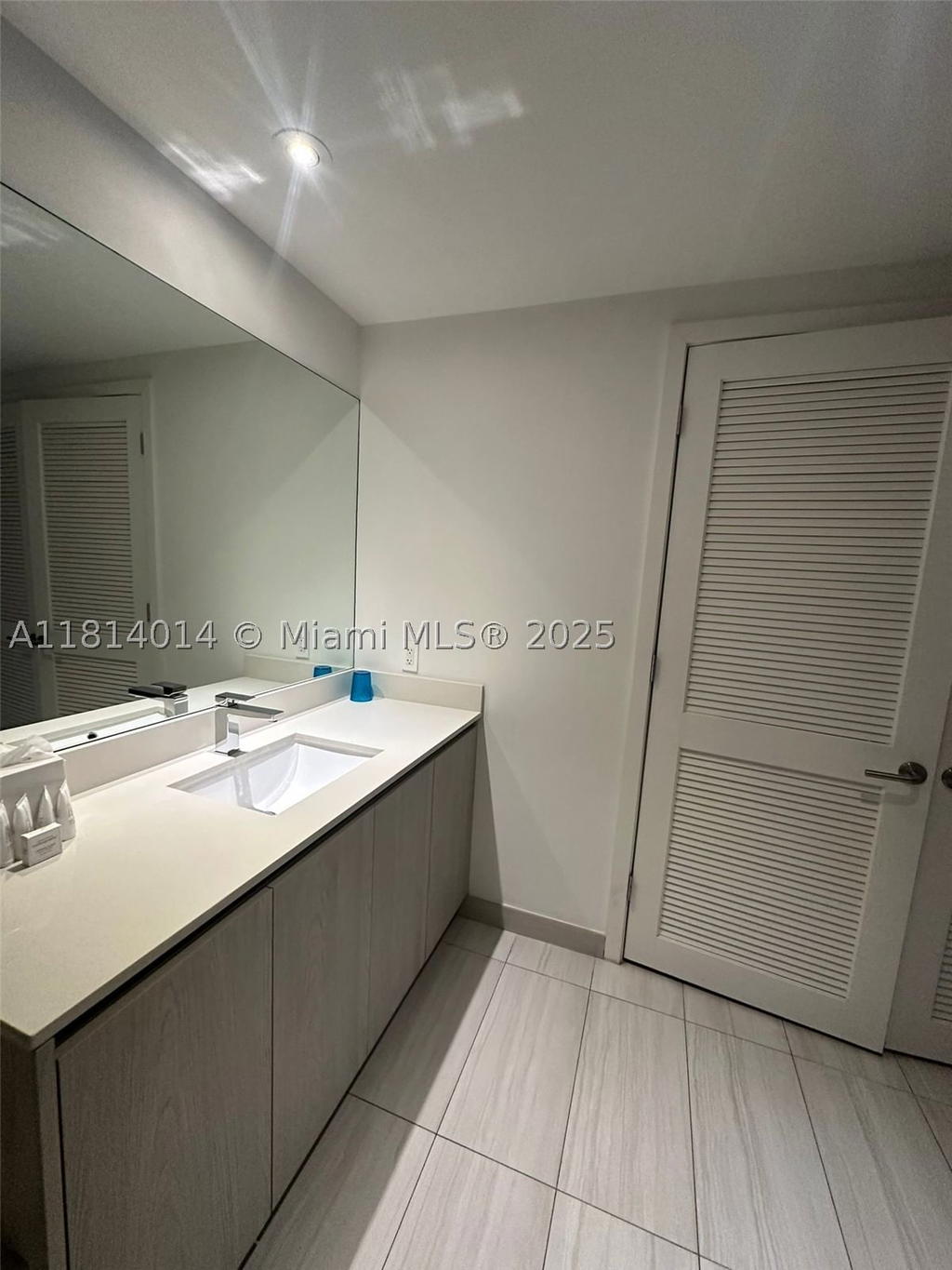 Real estate property located at 4010 Ocean Dr R1707, Broward, 4010 South Ocean Condo, Hollywood, FL