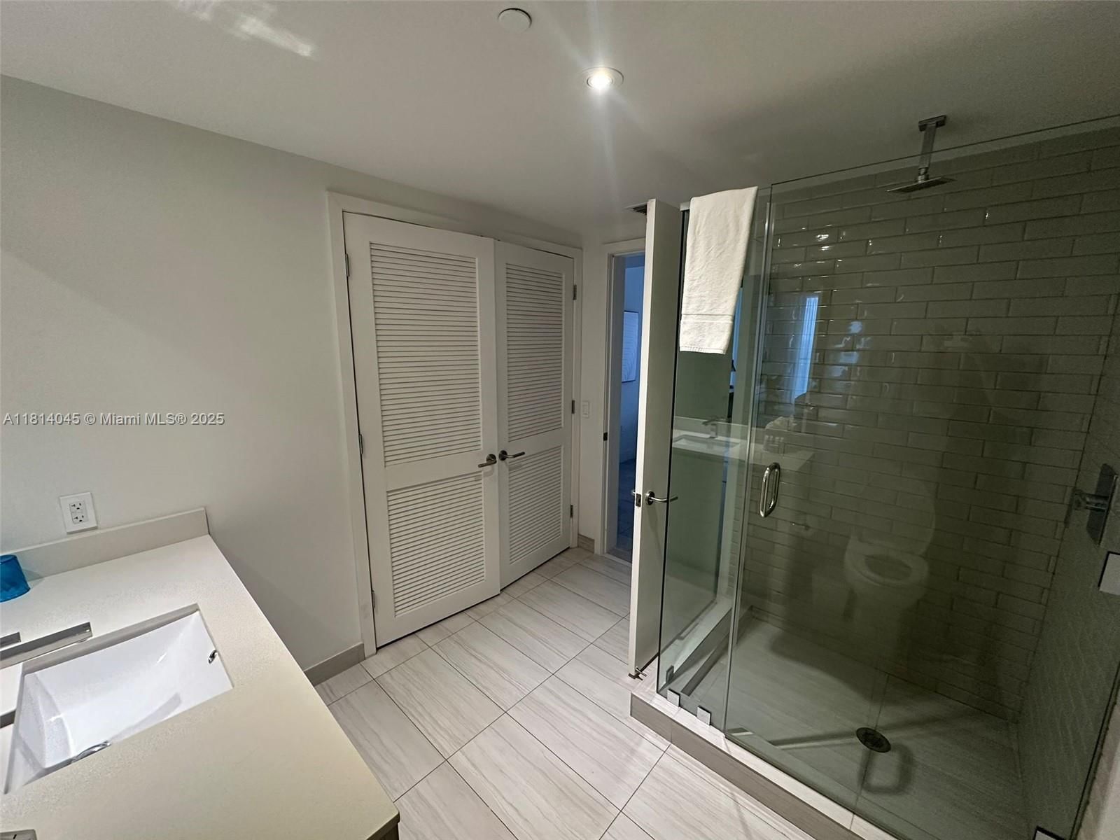 Real estate property located at 4010 Ocean Dr R1507, Broward, 4010 South Ocean Condo, Hollywood, FL