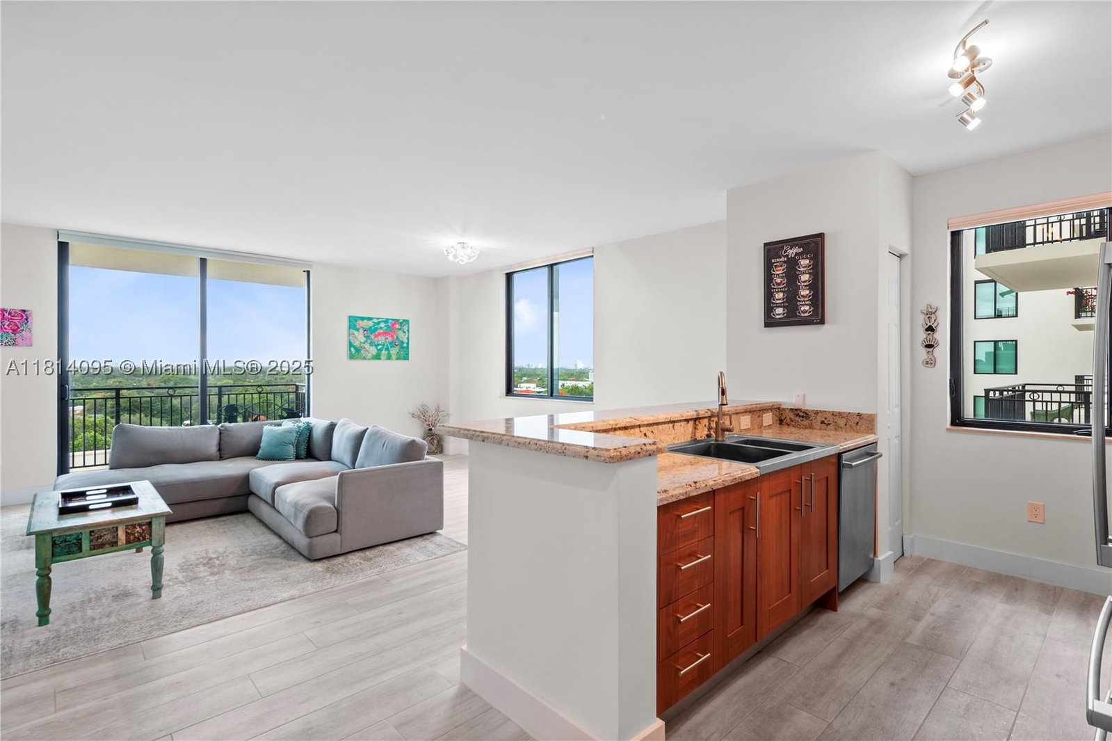 Real estate property located at 1300 Ponce De Leon Blvd #1009, Miami-dade, 1300 Ponce Condo, Coral Gables, FL