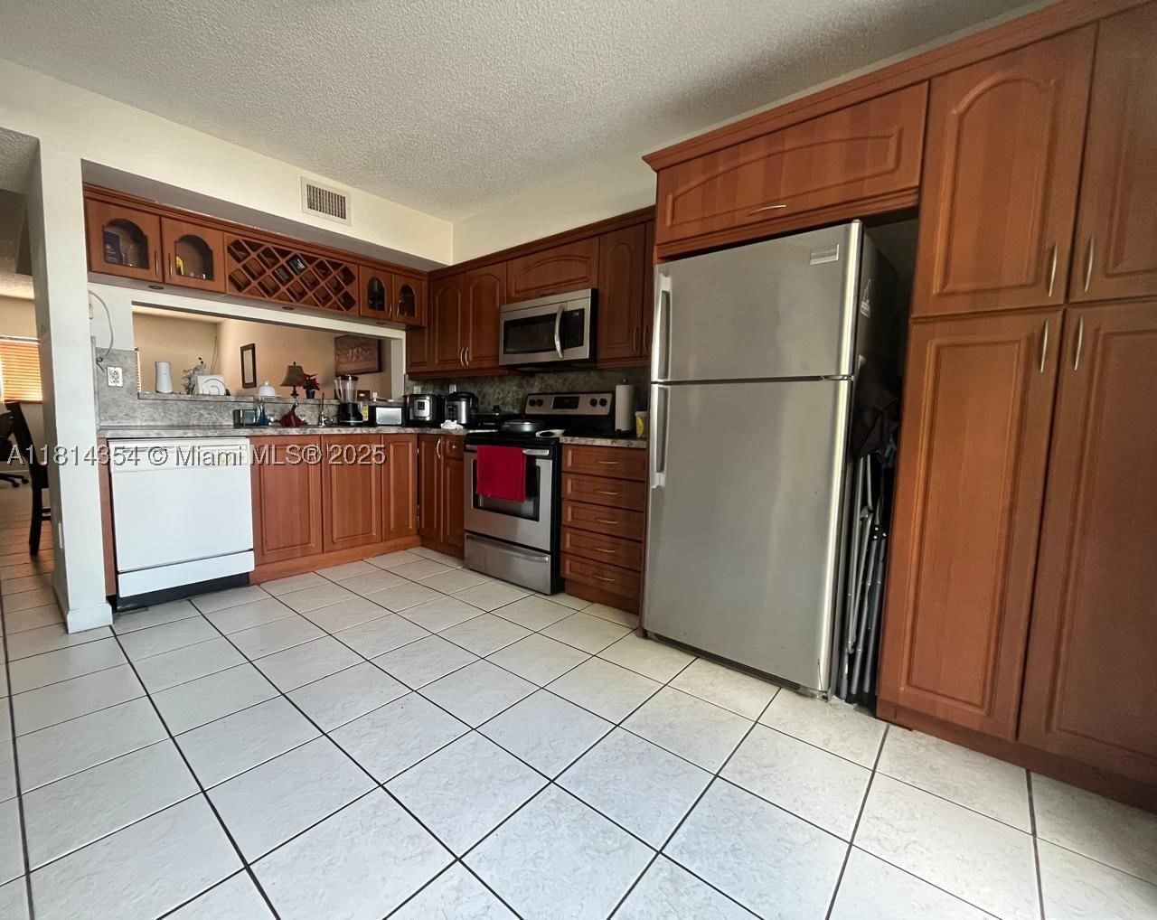 Real estate property located at 14901 82nd Ter #1-207, Miami-dade, Waterview Condo, Miami, FL