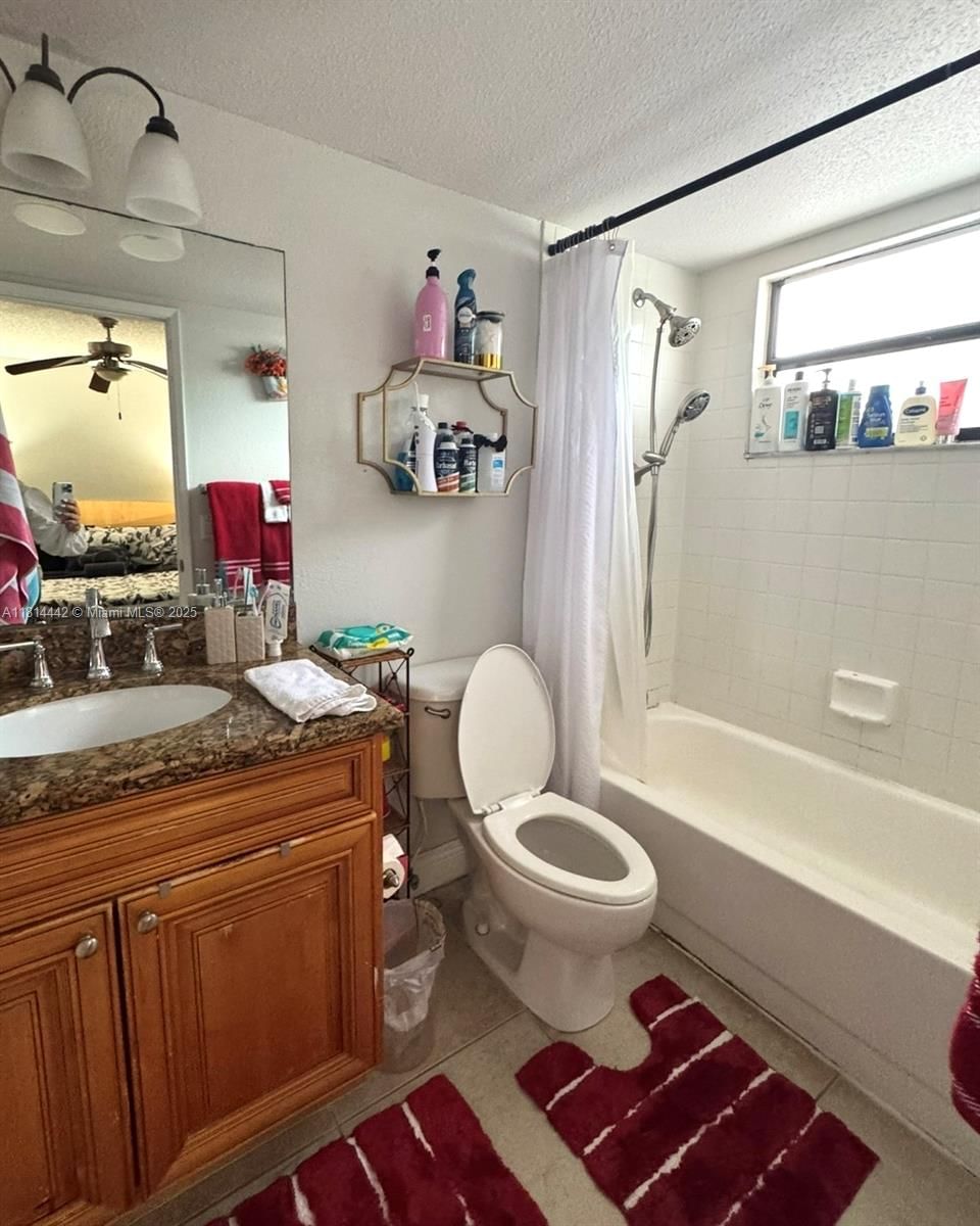 Real estate property located at 1484 Lake Crystal Dr E, Palm Beach, Palm Beach Grande Condo, West Palm Beach, FL