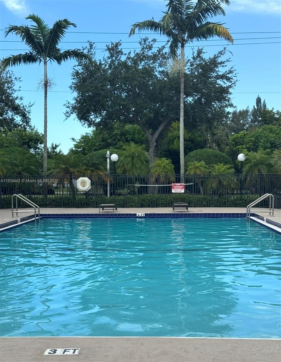 Real estate property located at 1484 Lake Crystal Dr E, Palm Beach, Palm Beach Grande Condo, West Palm Beach, FL