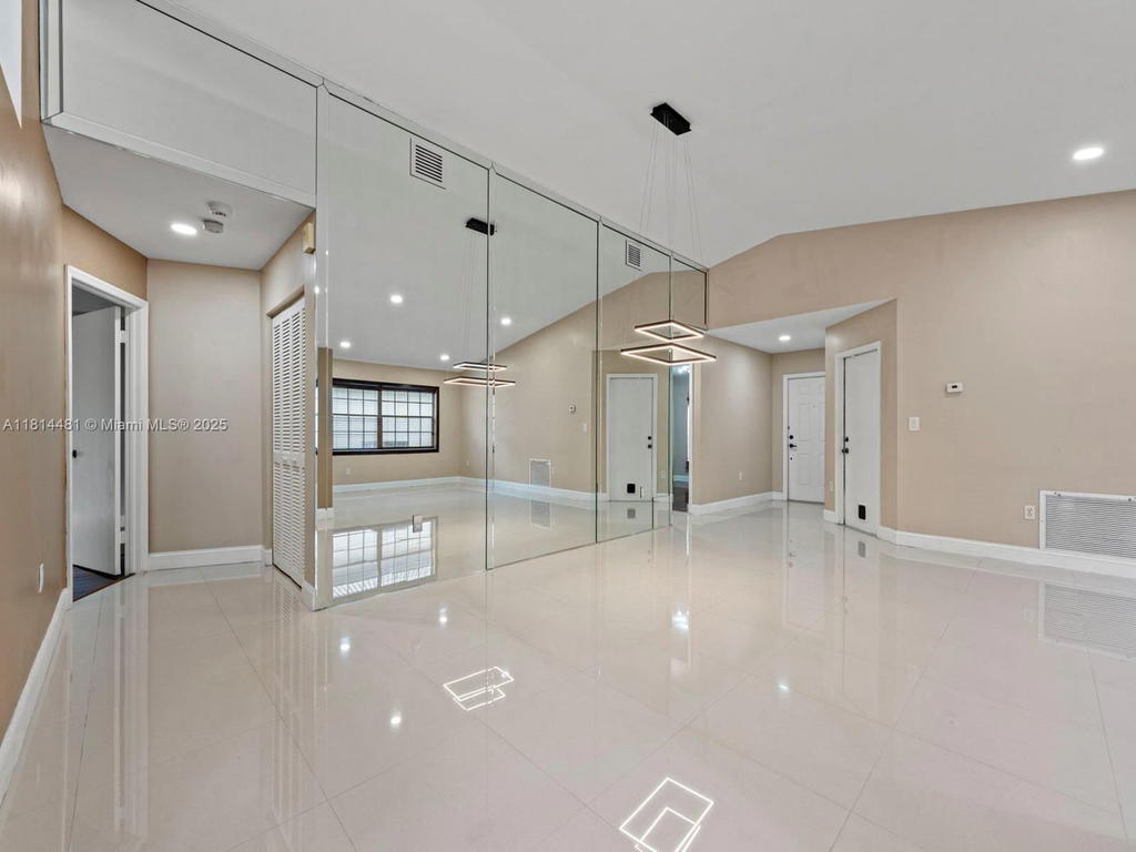 Real estate property located at 19847 86th Ave, Miami-dade, Marbella Park 6th Addn, Hialeah, FL