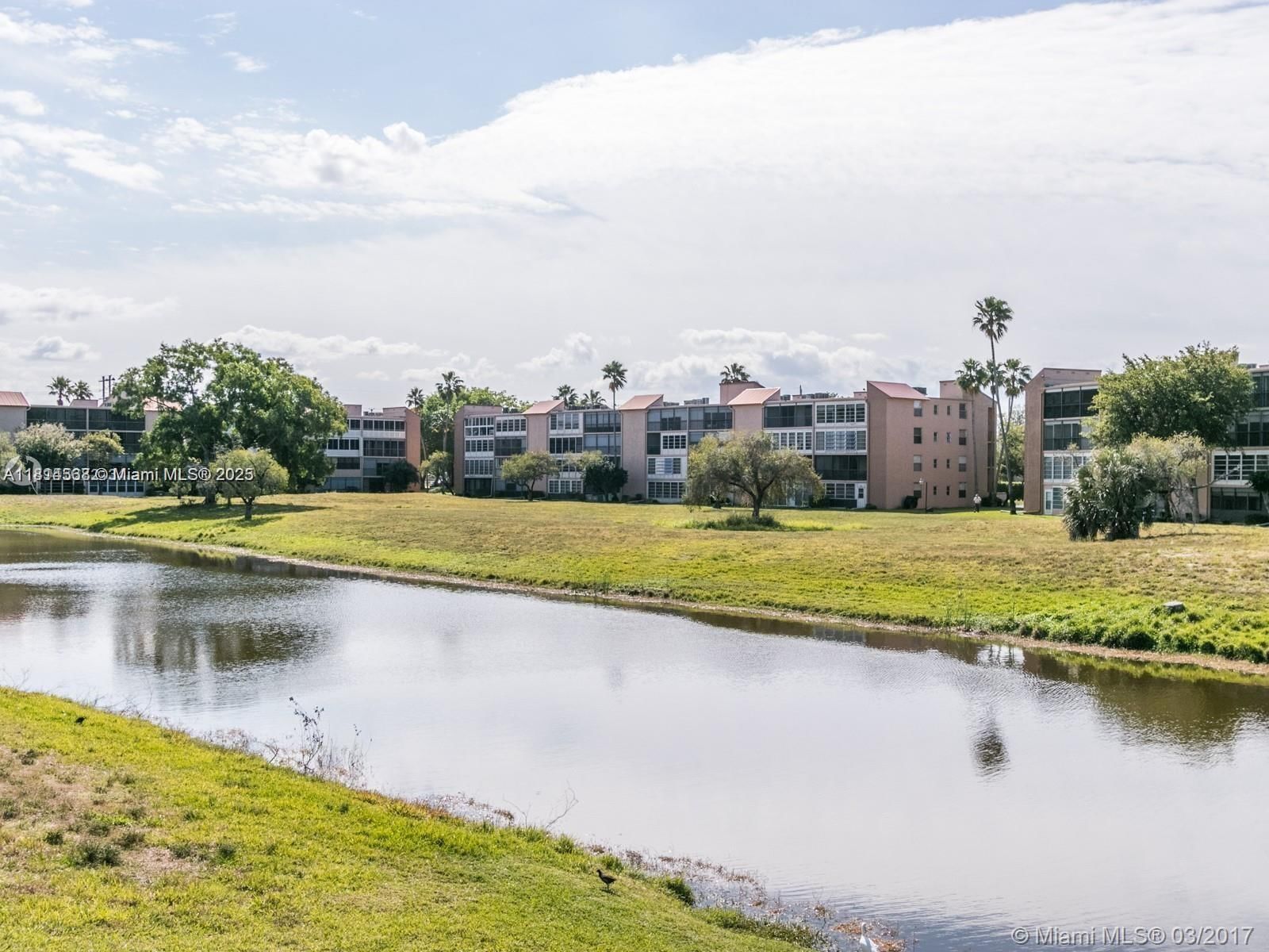 Real estate property located at 7301 1st St #204, Broward, Palm Lakes Condo, Margate, FL