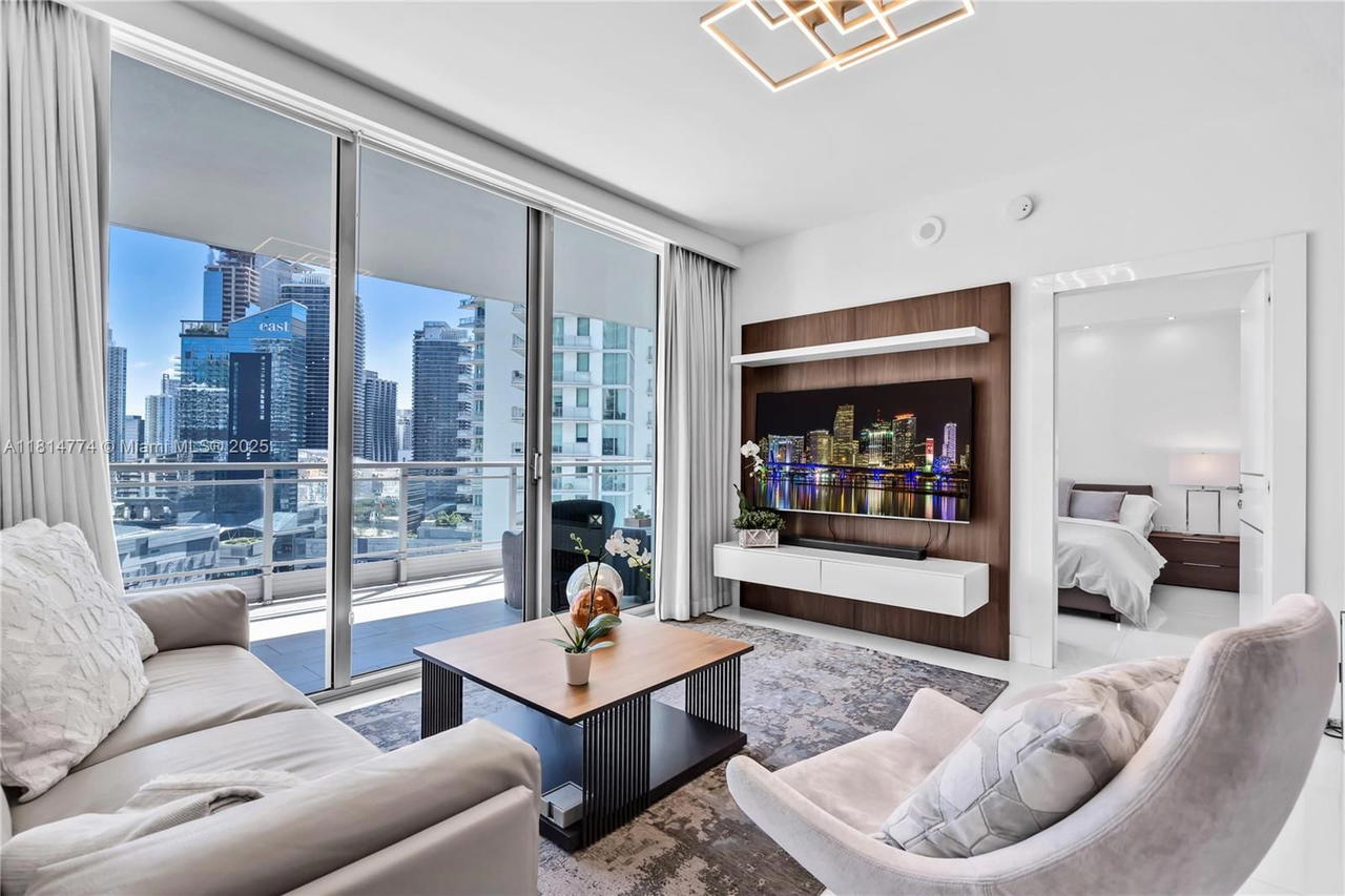 Real estate property located at 90 3rd St #2513, Miami-dade, Ivy Condo, Miami, FL