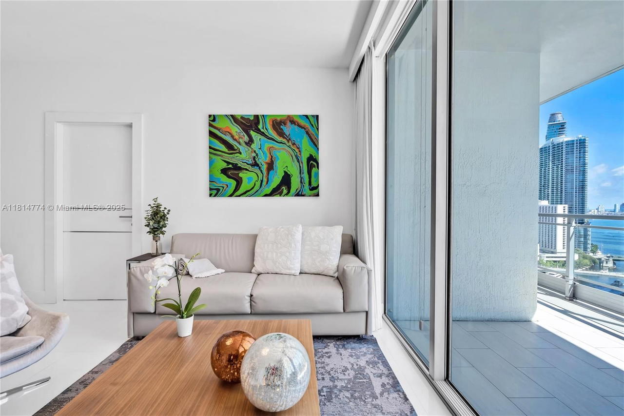 Real estate property located at 90 3rd St #2513, Miami-dade, Ivy Condo, Miami, FL