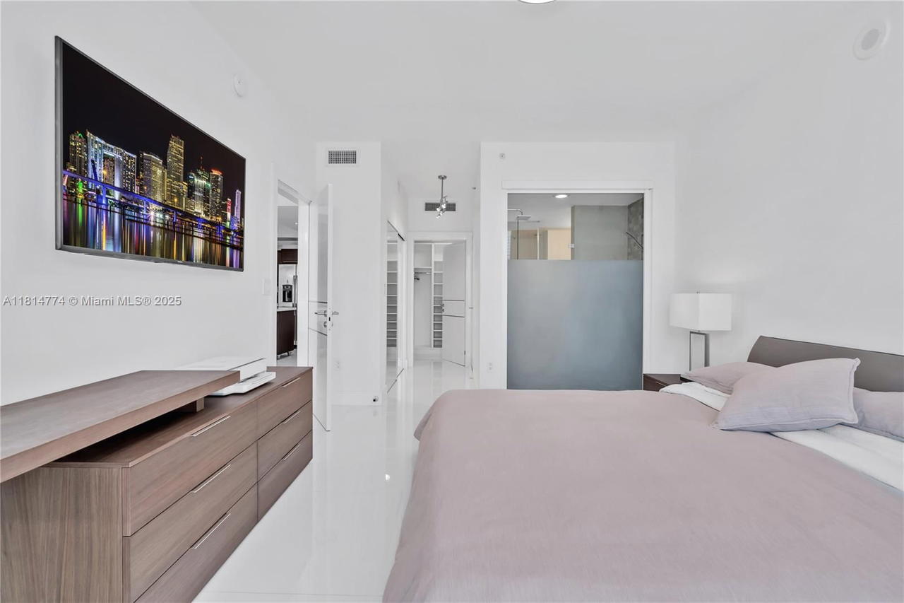 Real estate property located at 90 3rd St #2513, Miami-dade, Ivy Condo, Miami, FL