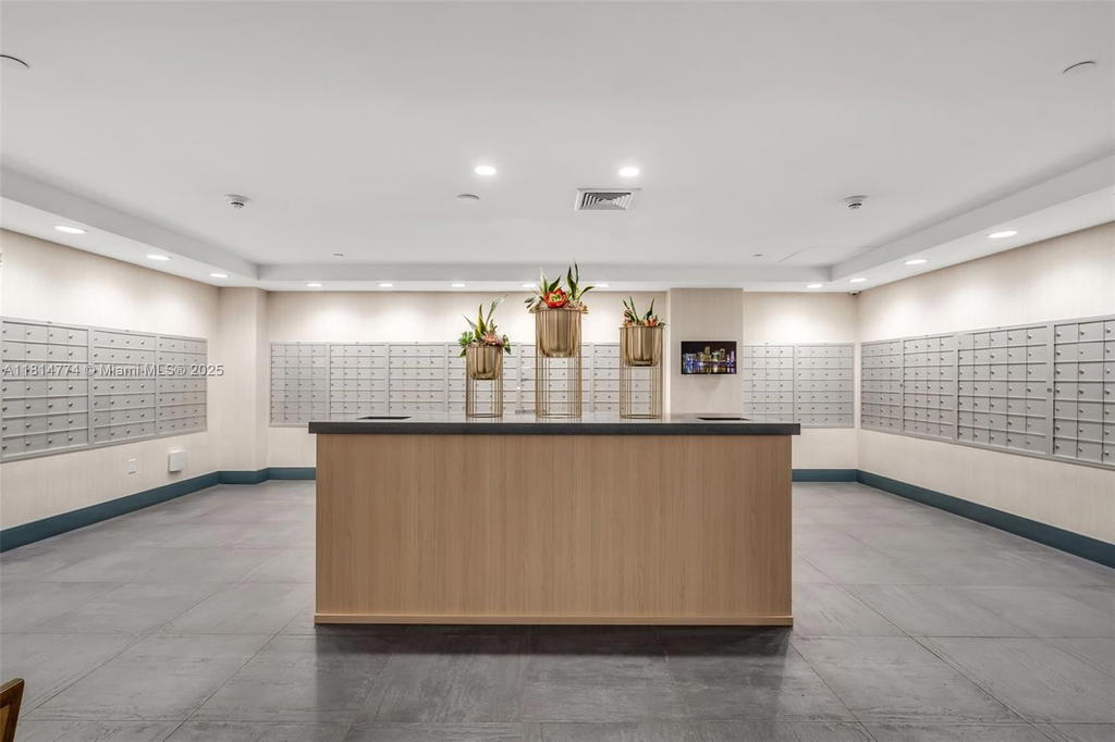 Real estate property located at 90 3rd St #2513, Miami-dade, Ivy Condo, Miami, FL