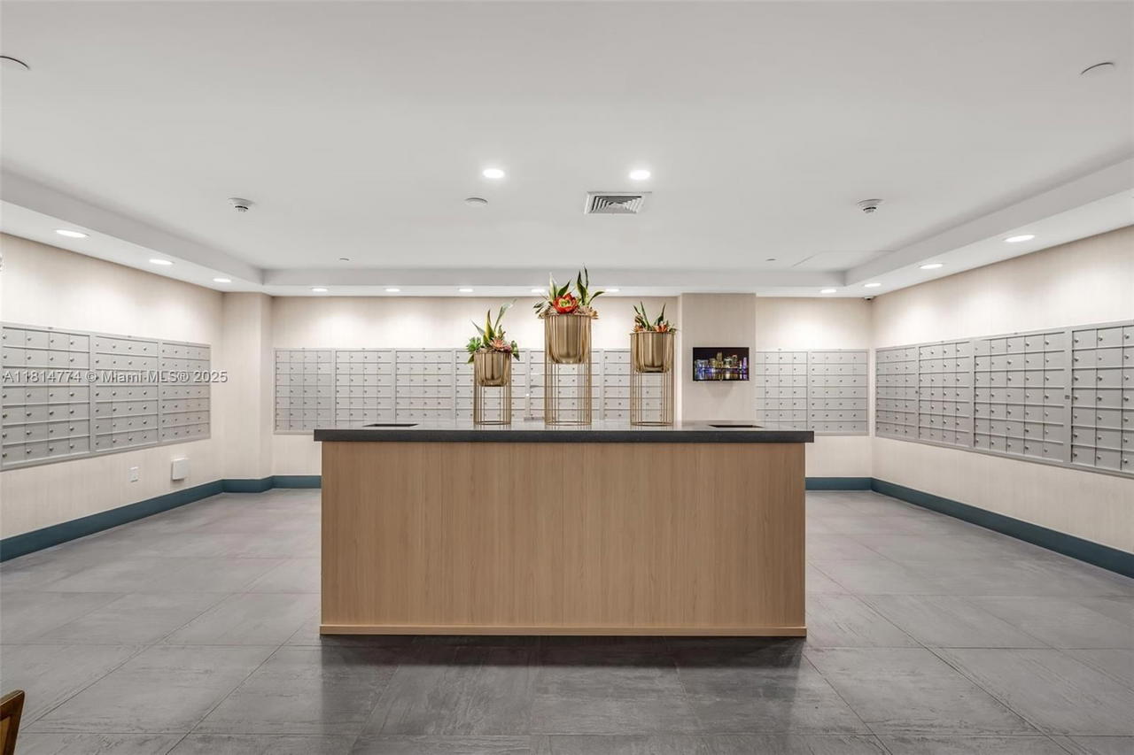 Real estate property located at 90 3rd St #2513, Miami-dade, Ivy Condo, Miami, FL