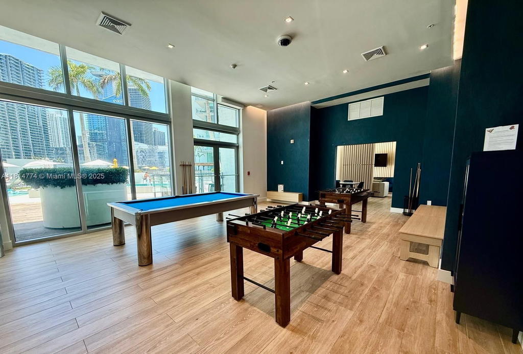 Real estate property located at 90 3rd St #2513, Miami-dade, Ivy Condo, Miami, FL