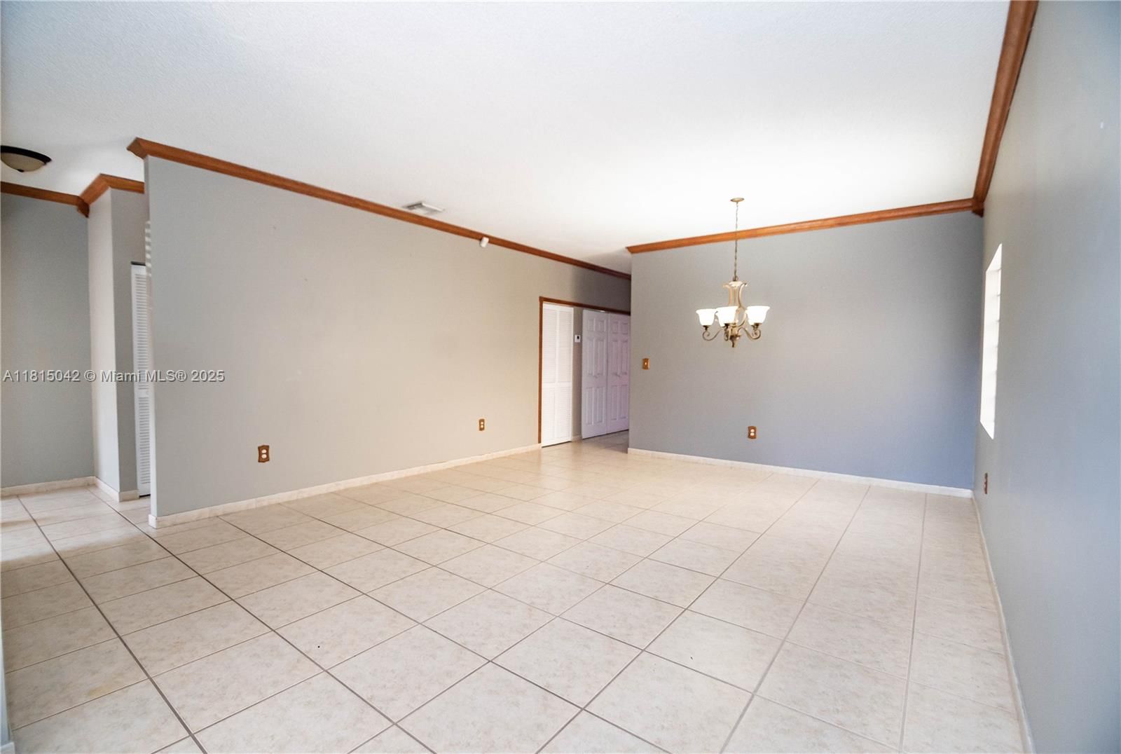 Real estate property located at 7997 199th Ter, Miami-dade, Spanish Lakes 2nd Addn, Hialeah, FL