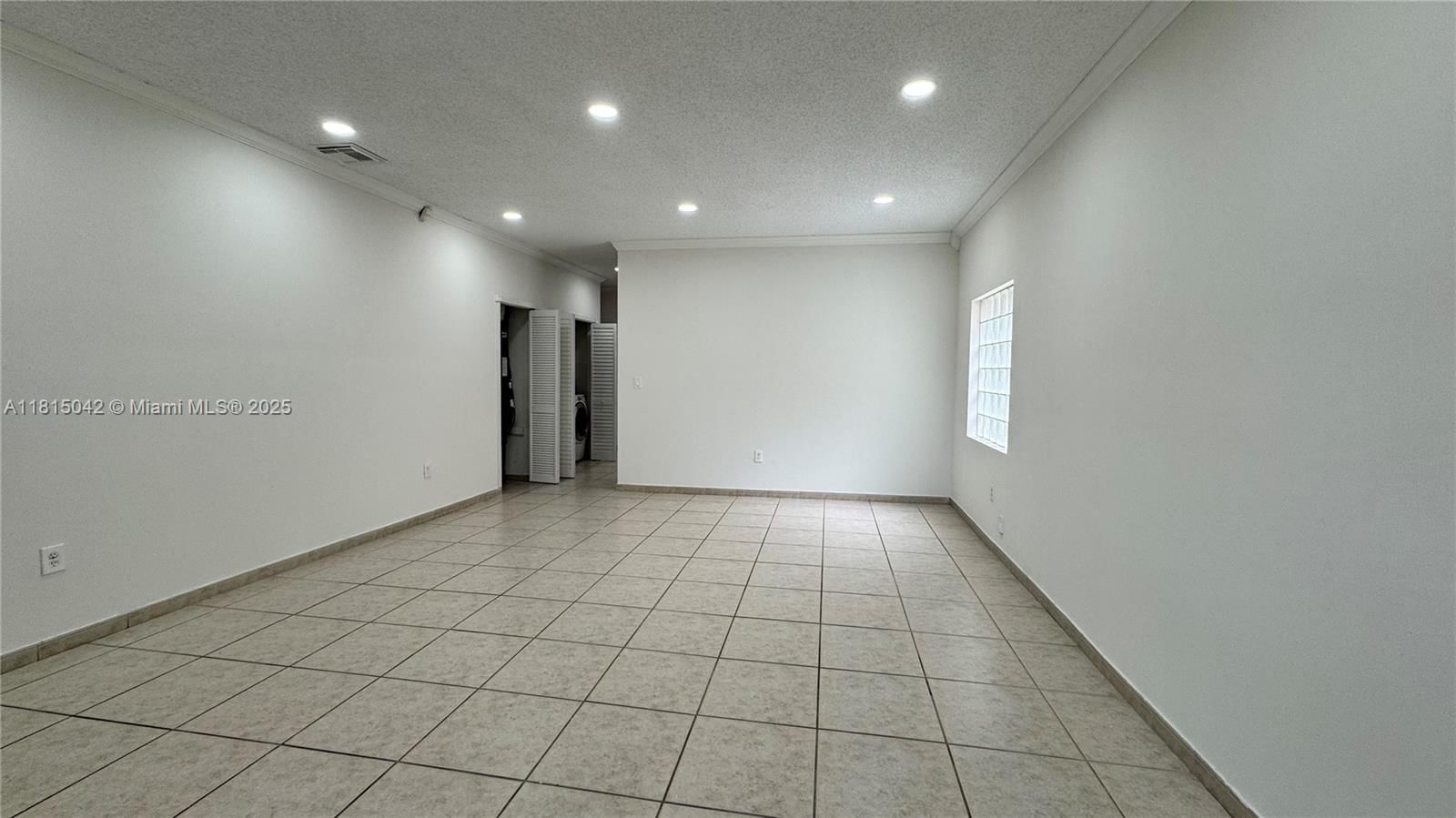 Real estate property located at 7997 199th Ter, Miami-dade, Spanish Lakes 2nd Addn, Hialeah, FL