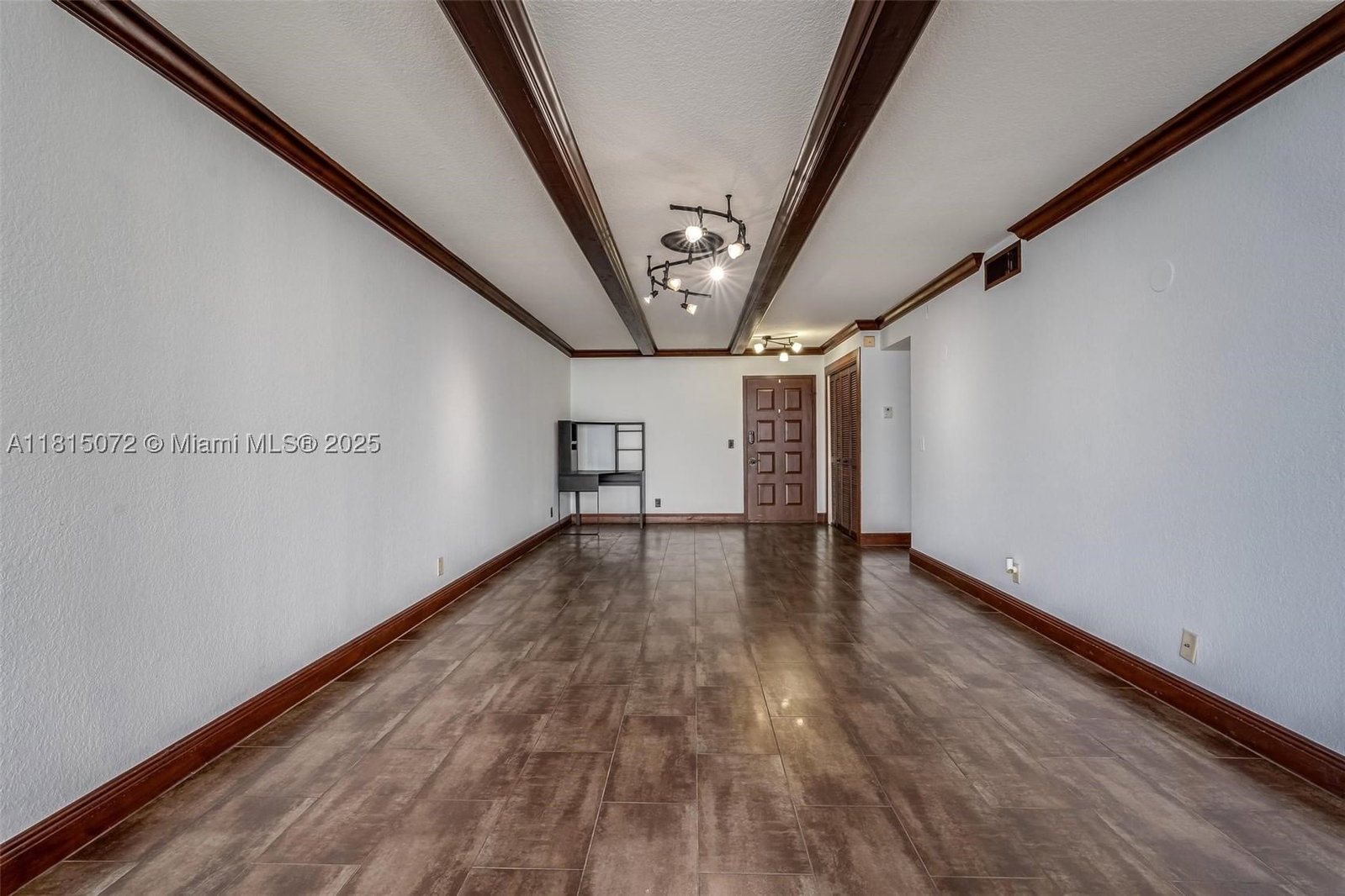 Real estate property located at 106 Lake Emerald Dr #210, Broward, Lake Emerald Condominium, Oakland Park, FL