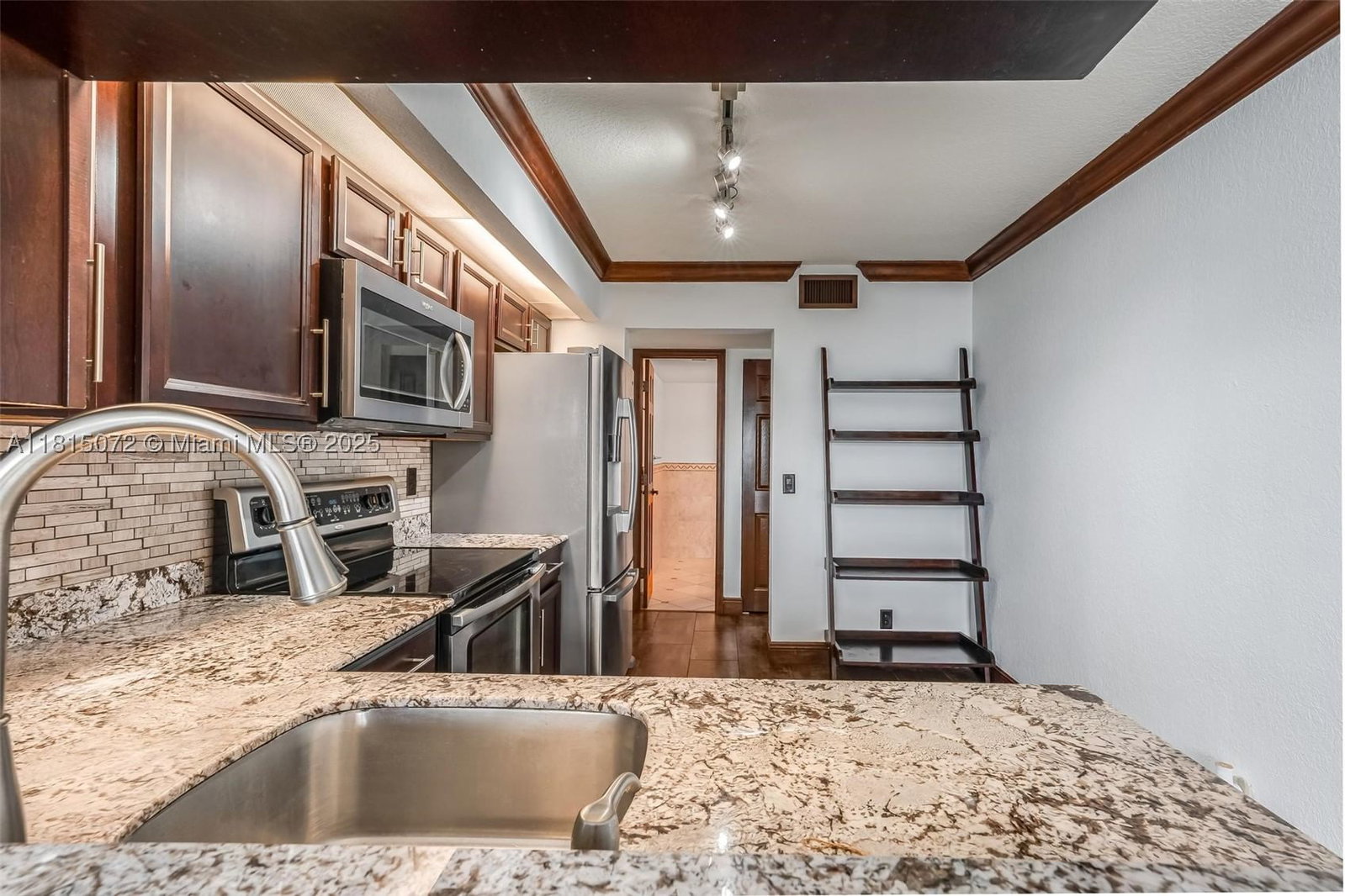 Real estate property located at 106 Lake Emerald Dr #210, Broward, Lake Emerald Condominium, Oakland Park, FL