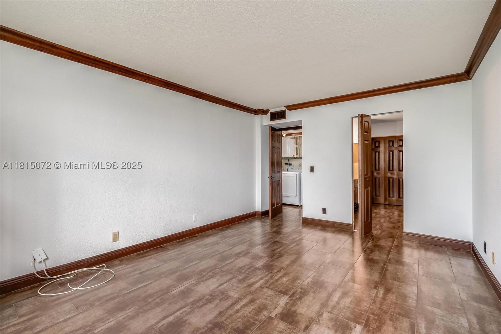 Real estate property located at 106 Lake Emerald Dr #210, Broward, Lake Emerald Condominium, Oakland Park, FL