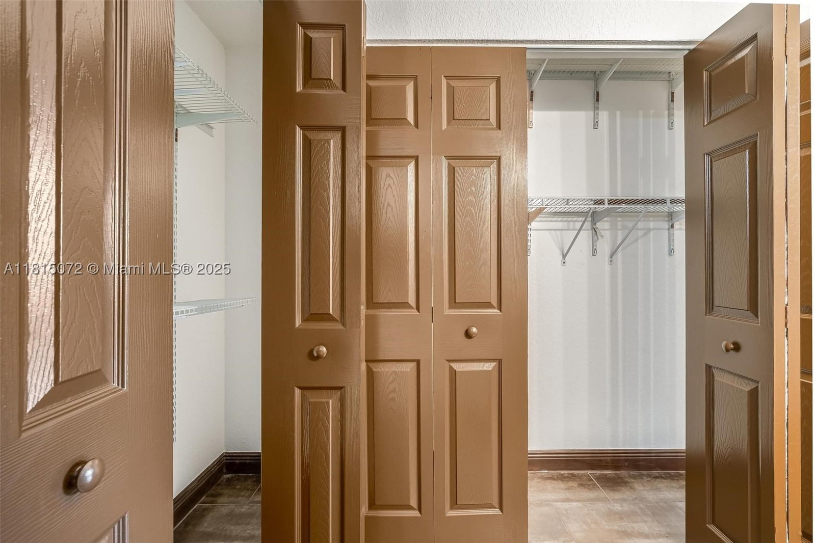 Real estate property located at 106 Lake Emerald Dr #210, Broward, Lake Emerald Condominium, Oakland Park, FL