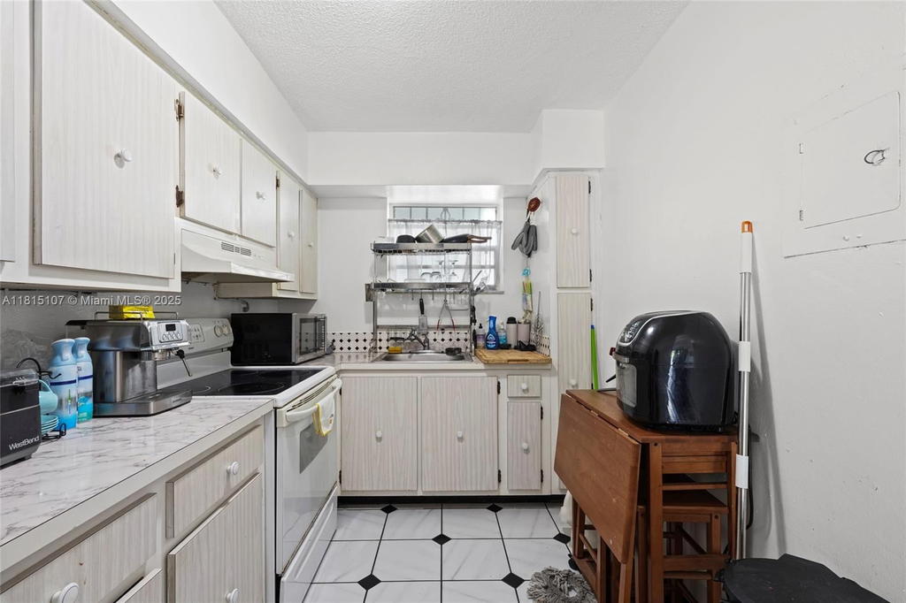 Real estate property located at 2498 17th Ave #4311, Miami-dade, Grove Gardens Condo, Miami, FL