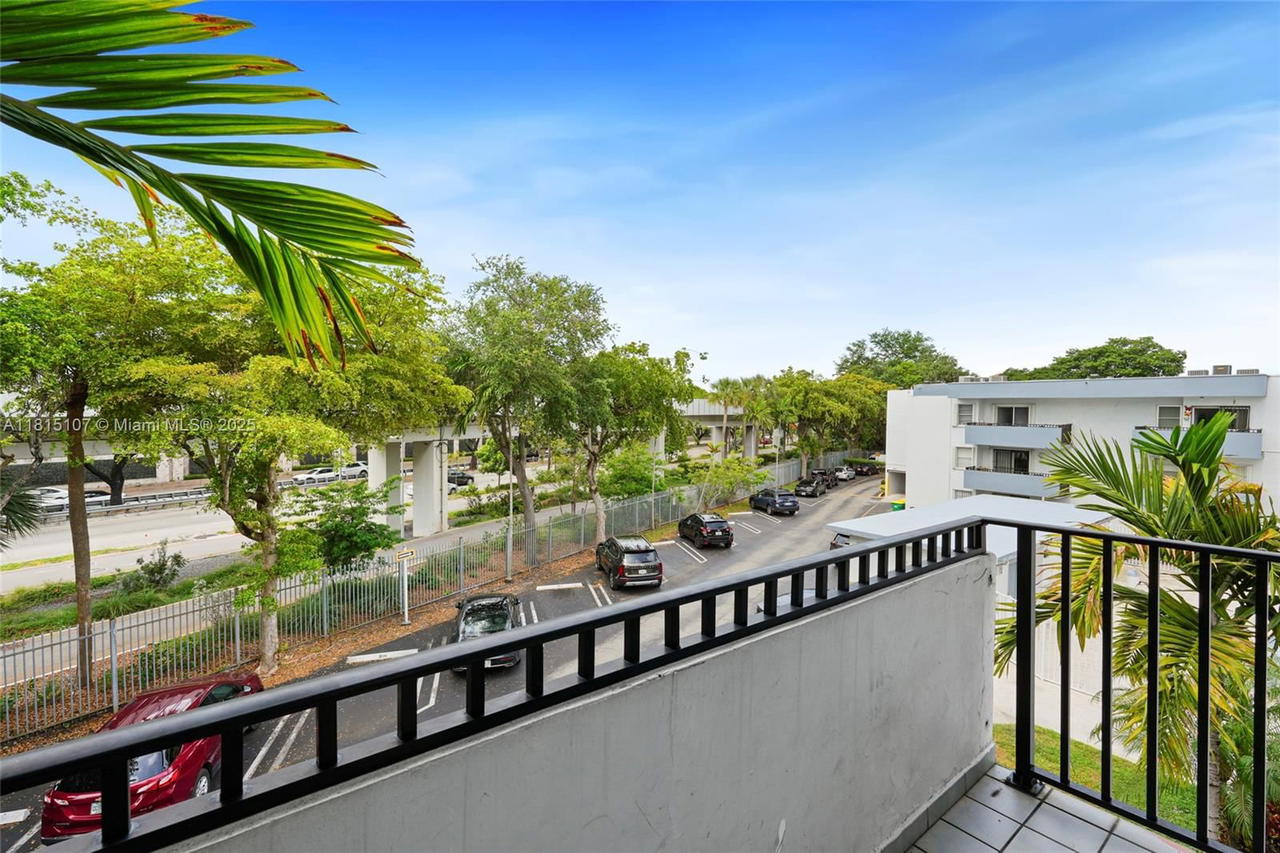Real estate property located at 2498 17th Ave #4311, Miami-dade, Grove Gardens Condo, Miami, FL
