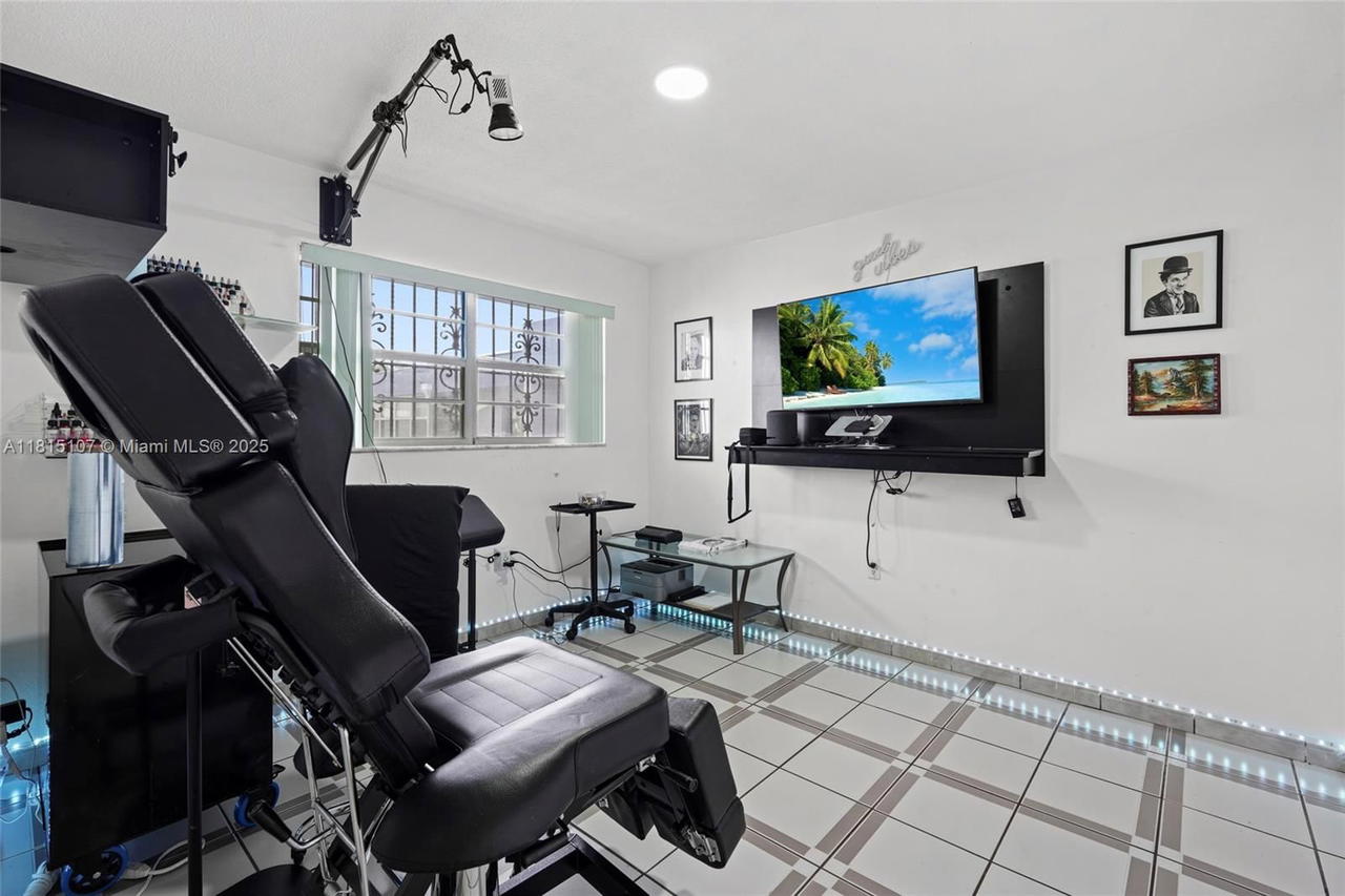 Real estate property located at 2498 17th Ave #4311, Miami-dade, Grove Gardens Condo, Miami, FL