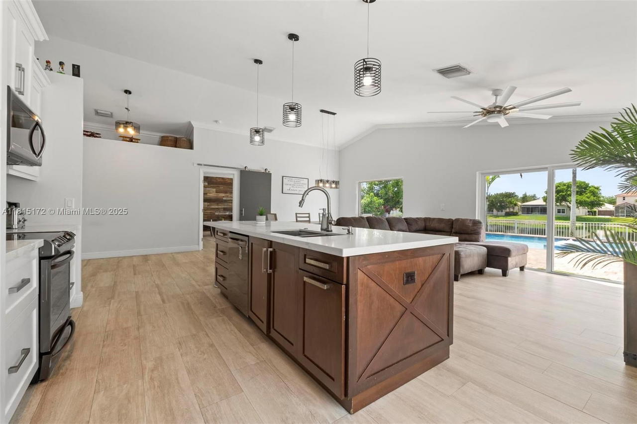 Real estate property located at 14420 16th St, Broward, Pembroke Falls Phase 6, Pembroke Pines, FL