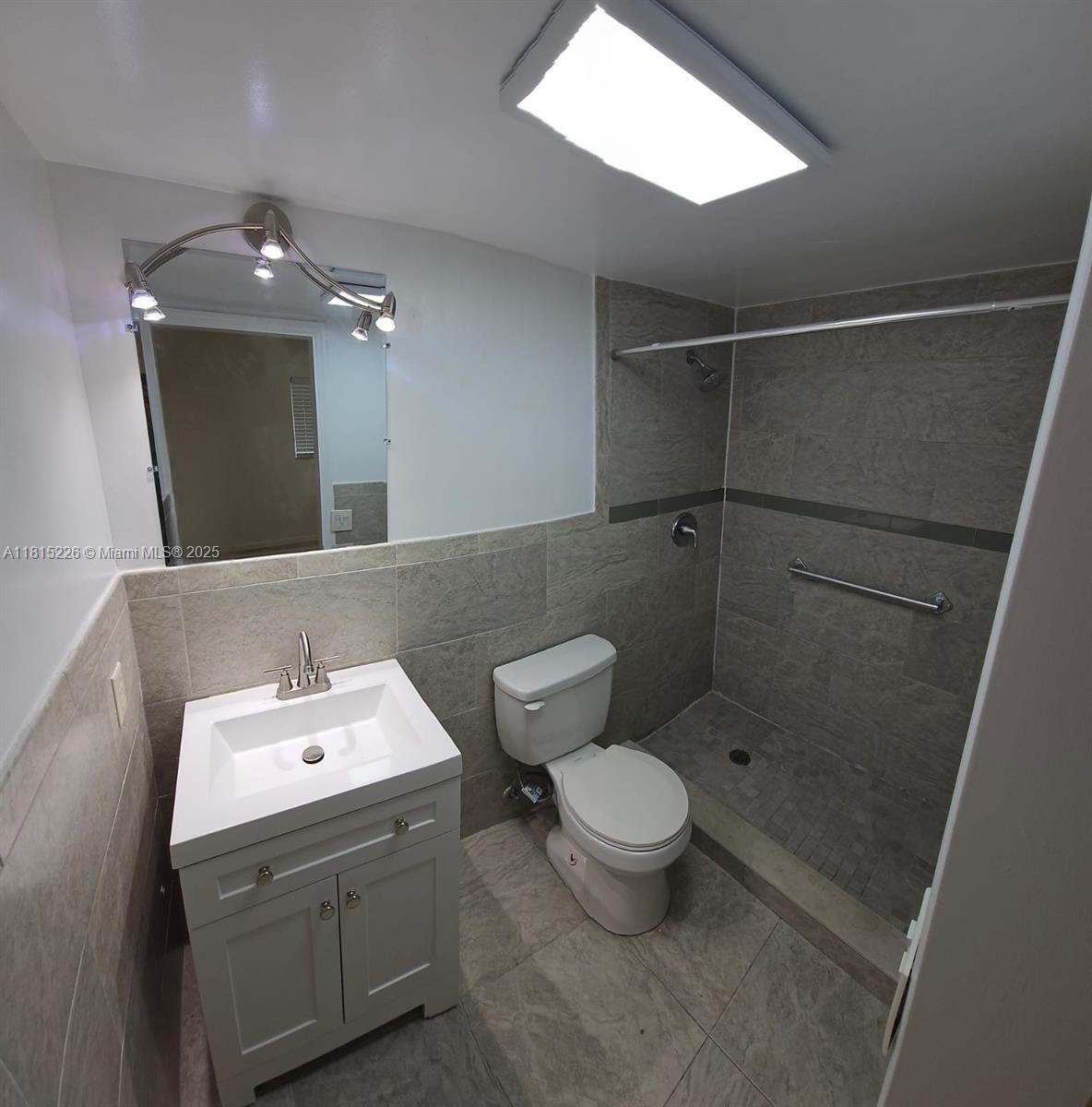 Real estate property located at 1100 Pine Dr #106, Broward, Pine Drive Manor Condo, Pompano Beach, FL