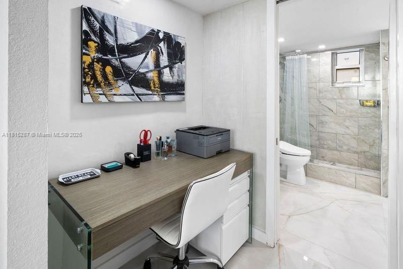 Real estate property located at 465 Ocean Dr #315, Miami-dade, Royal Atlantic Condo, Miami Beach, FL