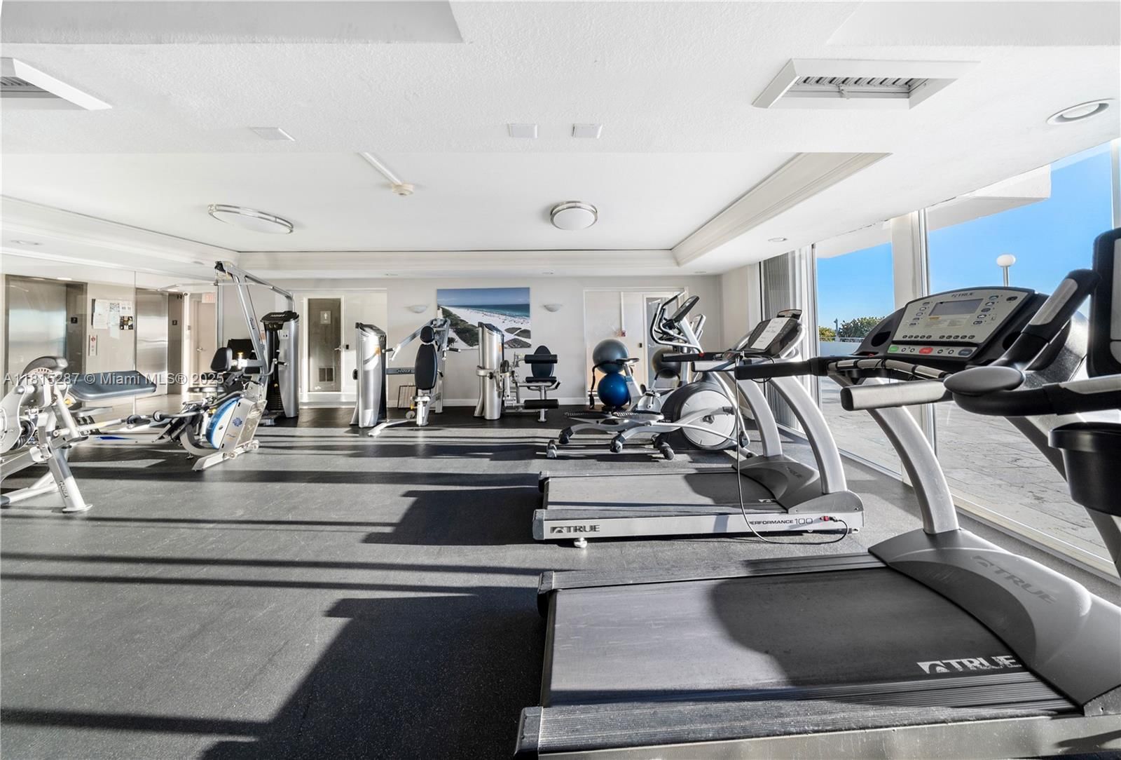 Real estate property located at 465 Ocean Dr #315, Miami-dade, Royal Atlantic Condo, Miami Beach, FL