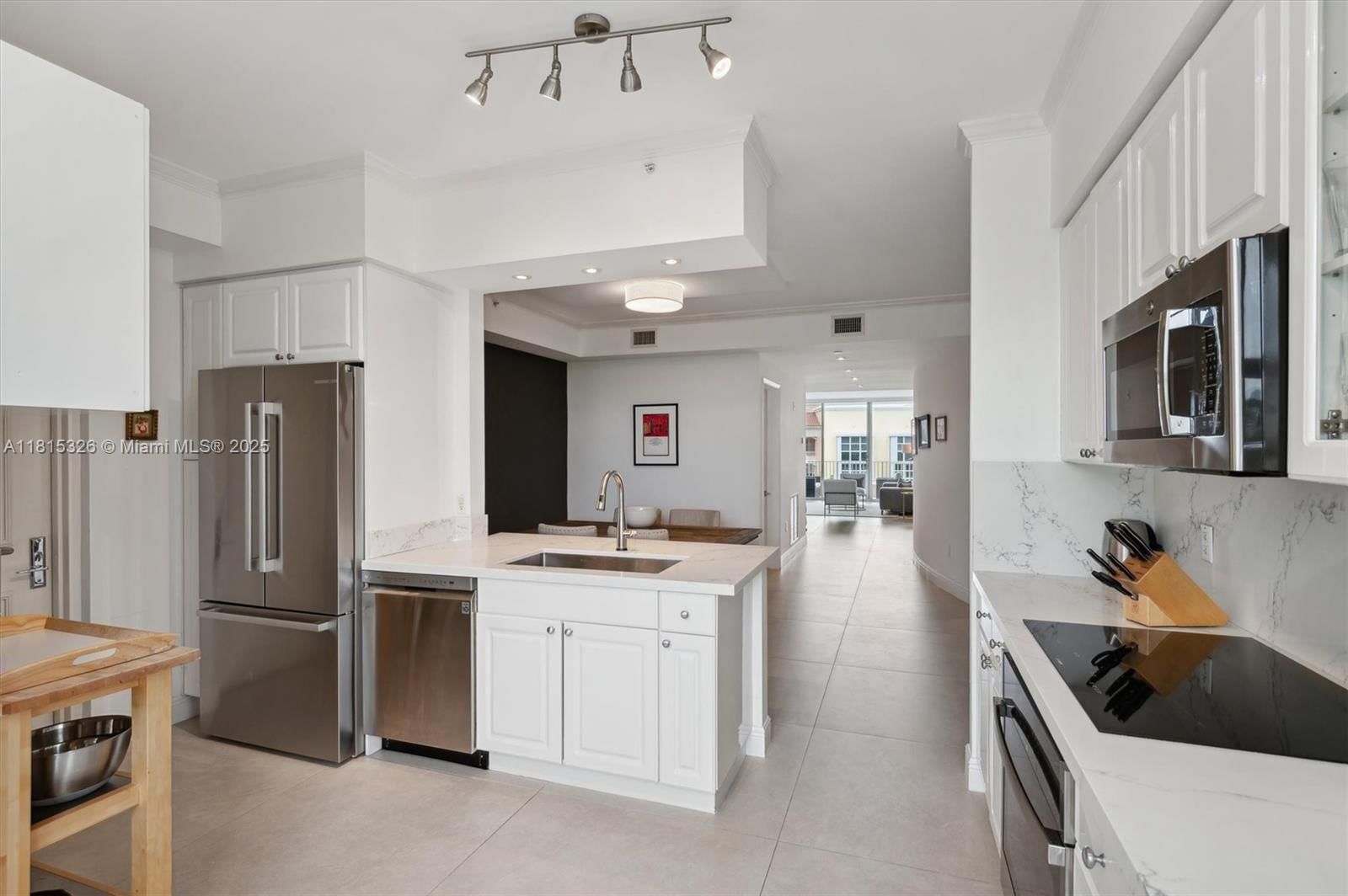 Real estate property located at 713 Crandon Blvd PH-3, Miami-dade, Resort Villa Two Condo, Key Biscayne, FL