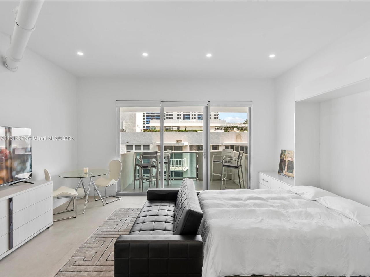 Real estate property located at 1200 West Ave PH24, Miami-dade, Mirador 1200 Condo, Miami Beach, FL