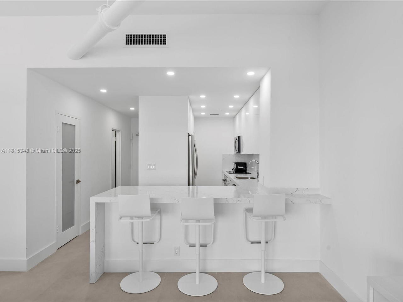 Real estate property located at 1200 West Ave PH24, Miami-dade, Mirador 1200 Condo, Miami Beach, FL