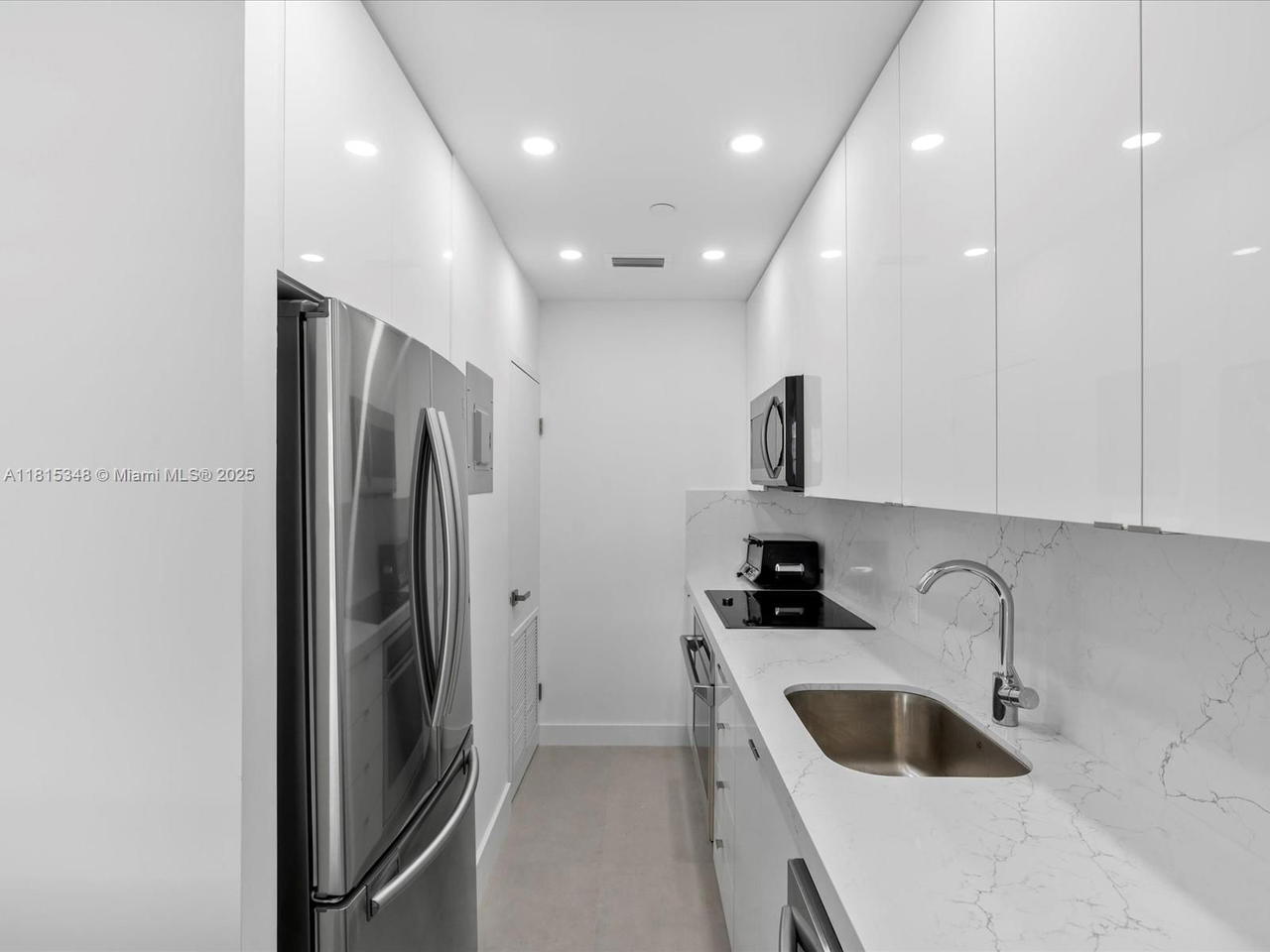 Real estate property located at 1200 West Ave PH24, Miami-dade, Mirador 1200 Condo, Miami Beach, FL