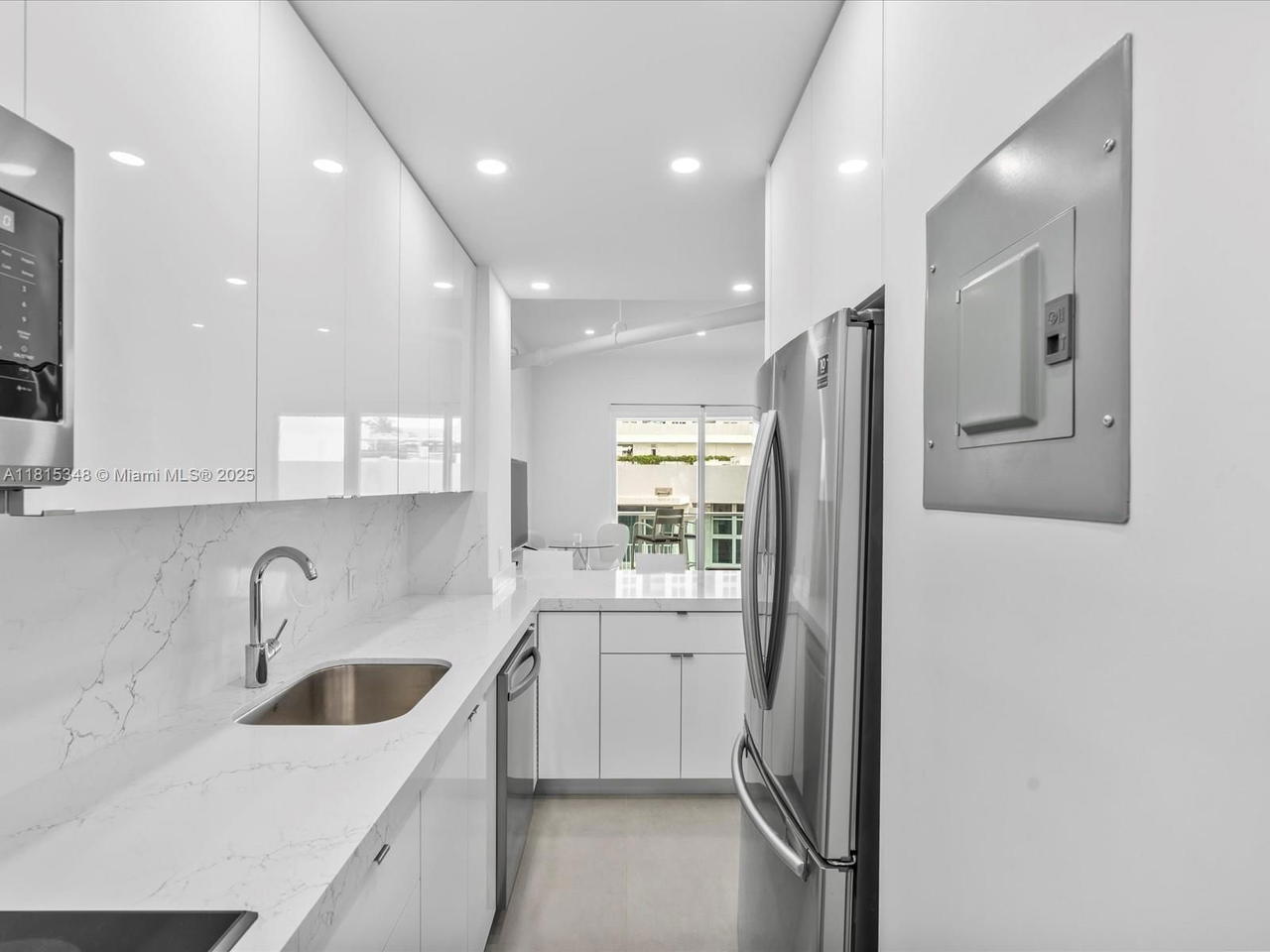 Real estate property located at 1200 West Ave PH24, Miami-dade, Mirador 1200 Condo, Miami Beach, FL