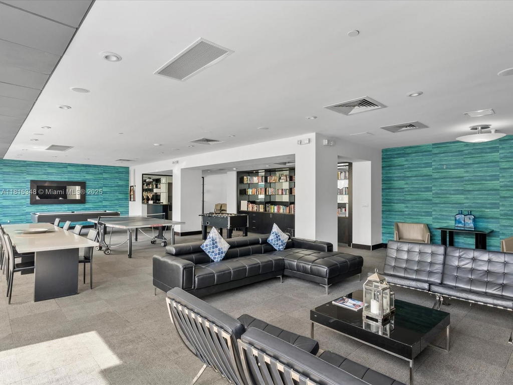Real estate property located at 1200 West Ave PH24, Miami-dade, Mirador 1200 Condo, Miami Beach, FL