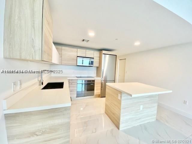 Real estate property located at 16385 Biscayne Blvd #702, Miami-dade, The Harbour North Condo, North Miami Beach, FL