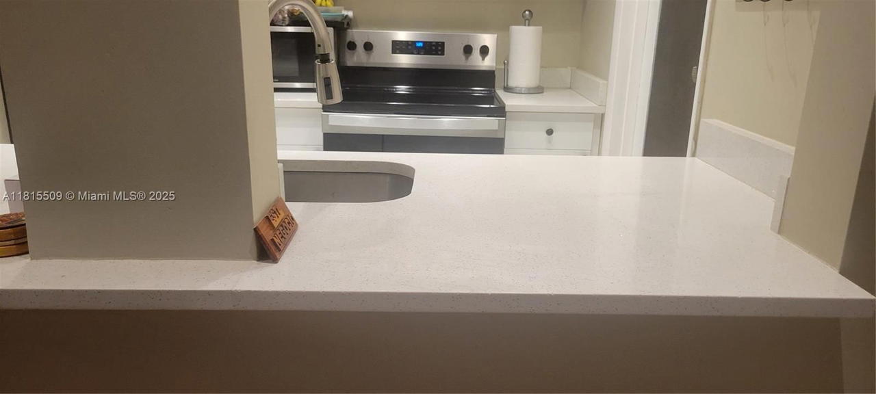 Real estate property located at 1958 Monroe St #107, Broward, Hampton Court Condo, Hollywood, FL