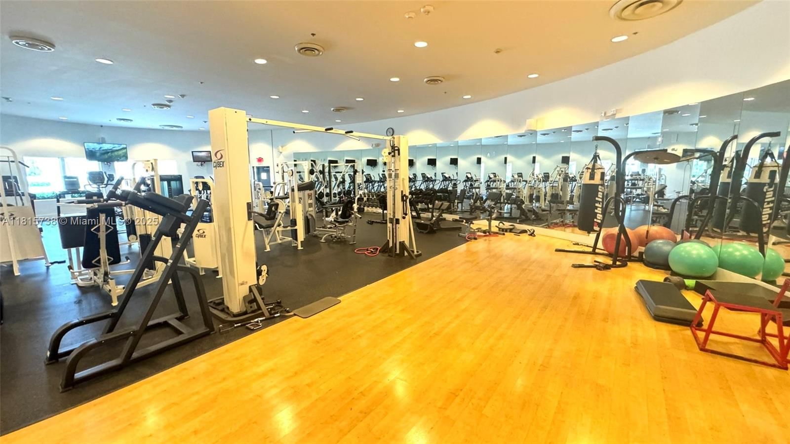 Real estate property located at 5600 Collins Ave #10E, Miami-dade, 5600 Condo, Miami Beach, FL