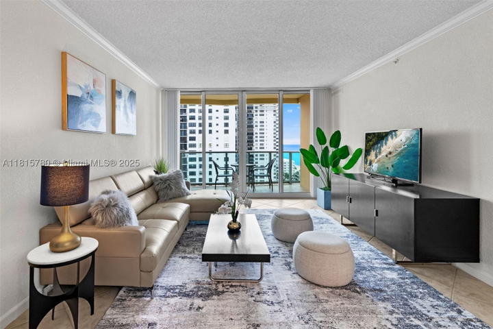 Real estate property located at 2501 Ocean Dr PH39, Broward, Wave Condominimum, Hollywood, FL