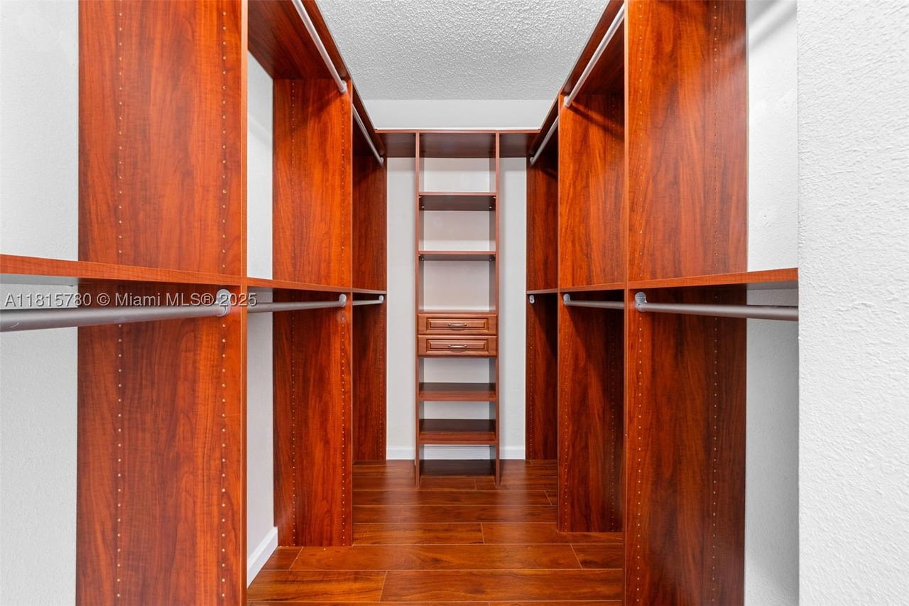 Real estate property located at 2501 Ocean Dr PH39, Broward, Wave Condominimum, Hollywood, FL