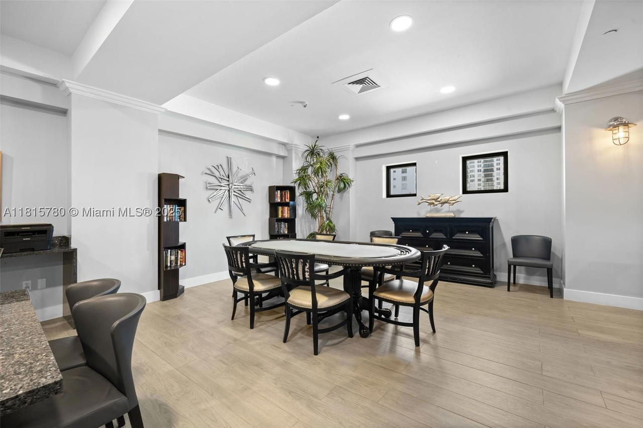 Real estate property located at 2501 Ocean Dr PH39, Broward, Wave Condominimum, Hollywood, FL