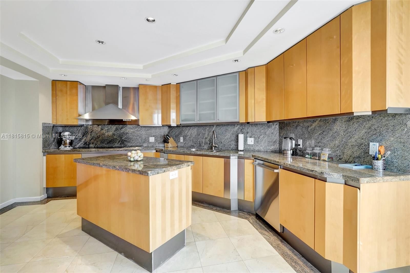 Real estate property located at 2600 Island Blvd #904, Miami-dade, 2600 Isl Blvd Williams Is, Aventura, FL