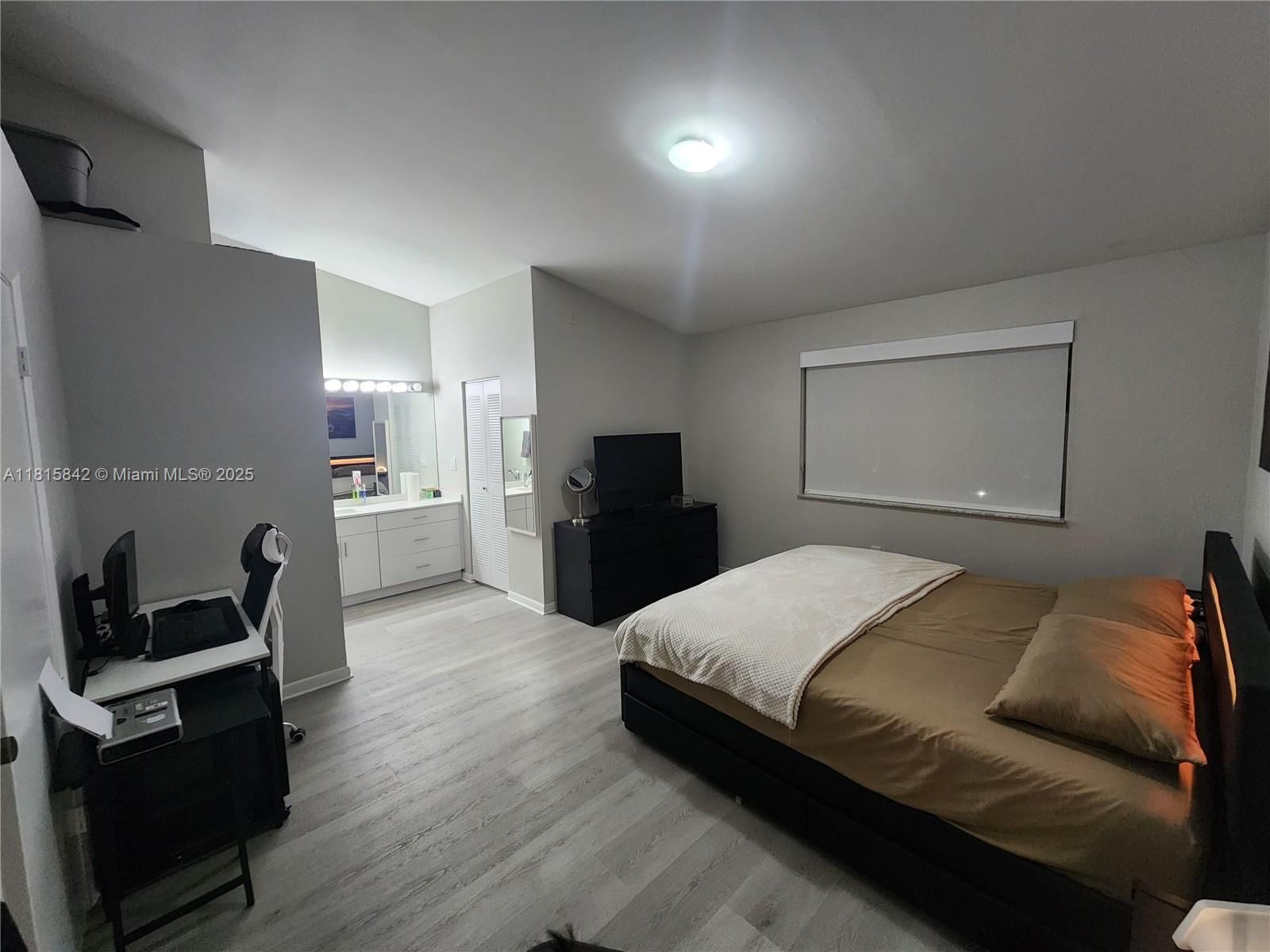 Real estate property located at 10875 8th St, Broward, Pembroke Pointe, Pembroke Pines, FL