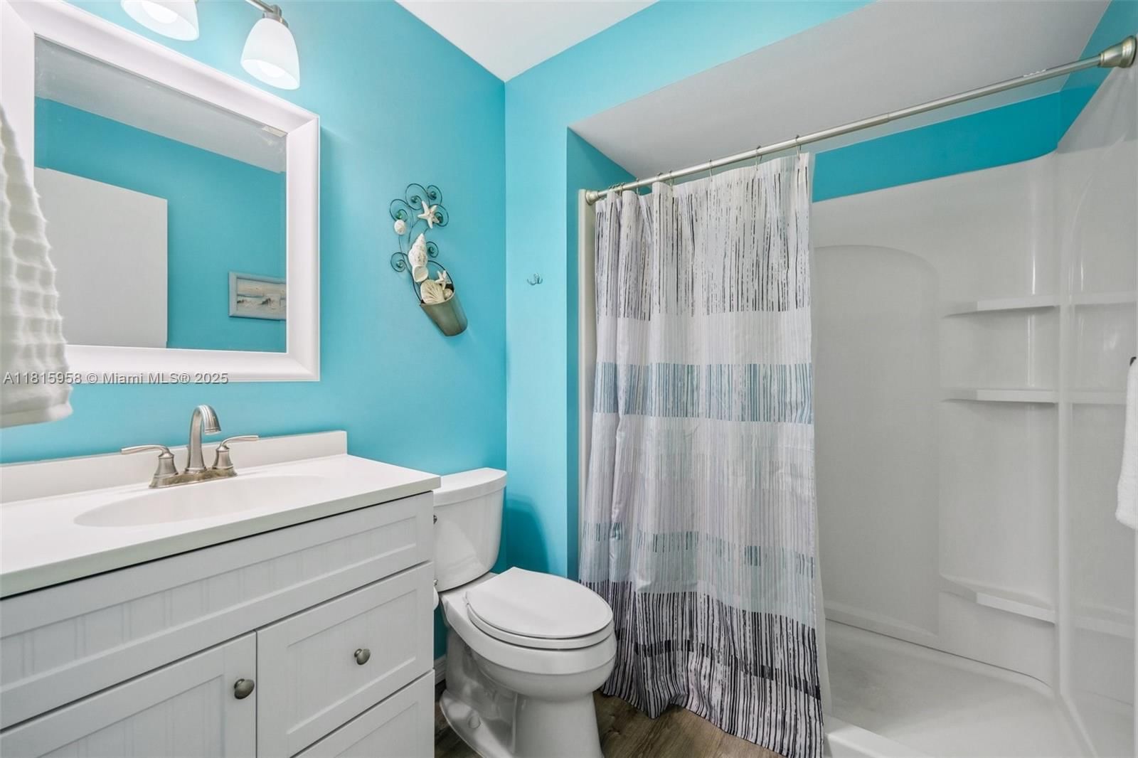 Real estate property located at 4803 SW Santa Barbara CT #5, Lee, Pkwy Place Condo, Cape Coral, FL