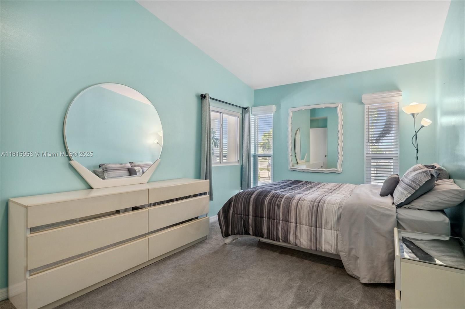 Real estate property located at 4803 SW Santa Barbara CT #5, Lee, Pkwy Place Condo, Cape Coral, FL