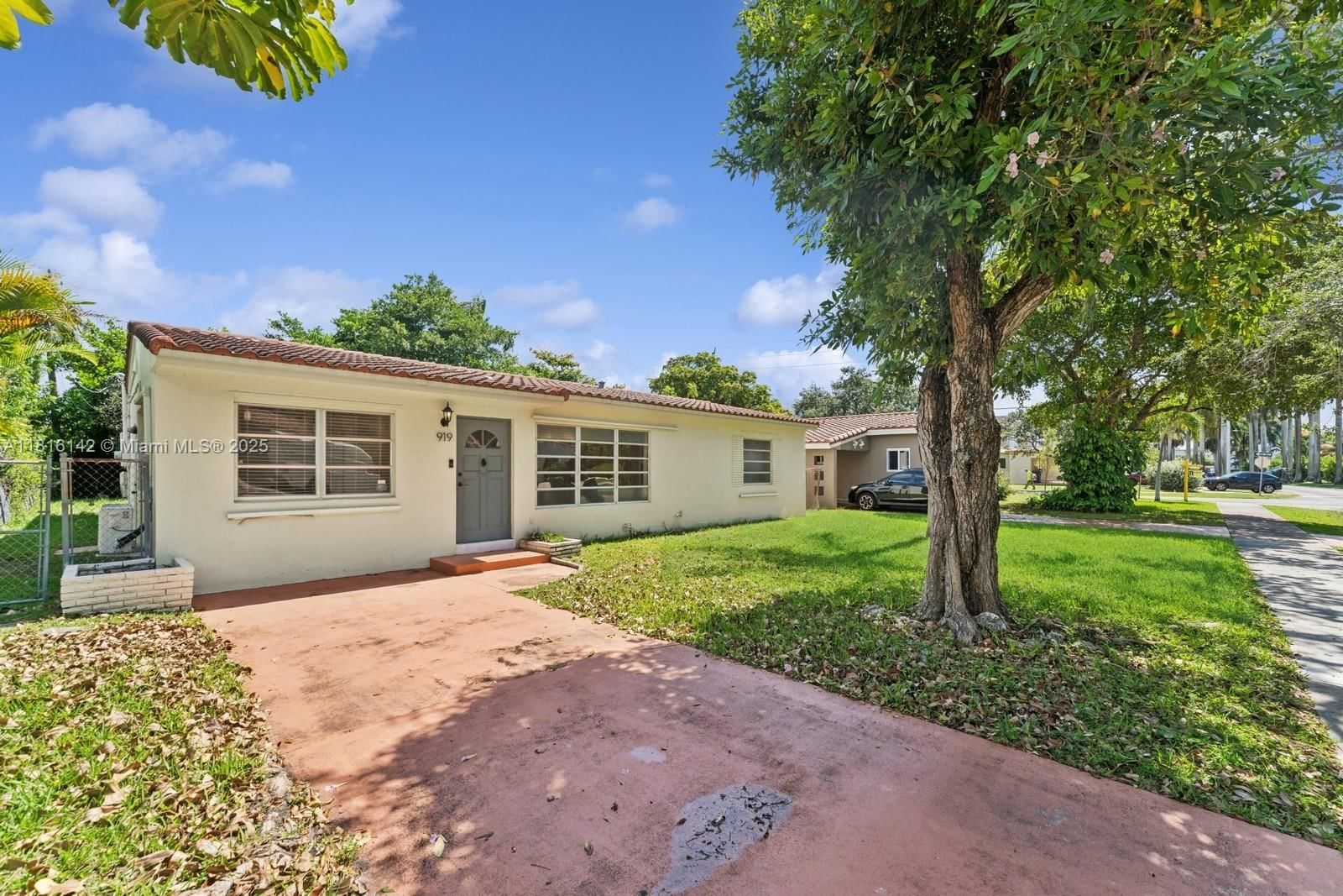 Real estate property located at 919 4th St, Broward, Gulfstream Estates, Hallandale Beach, FL