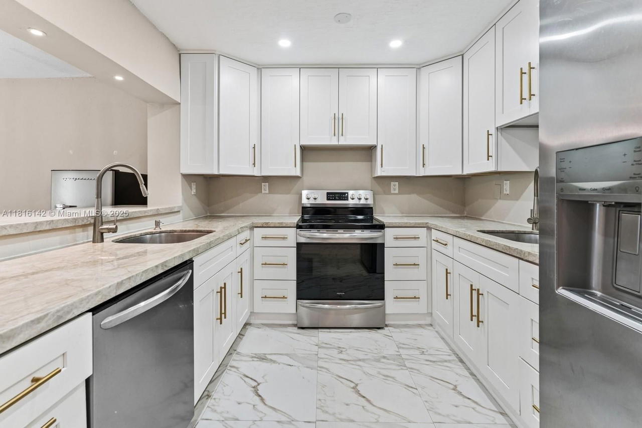 Real estate property located at 919 4th St, Broward, Gulfstream Estates, Hallandale Beach, FL