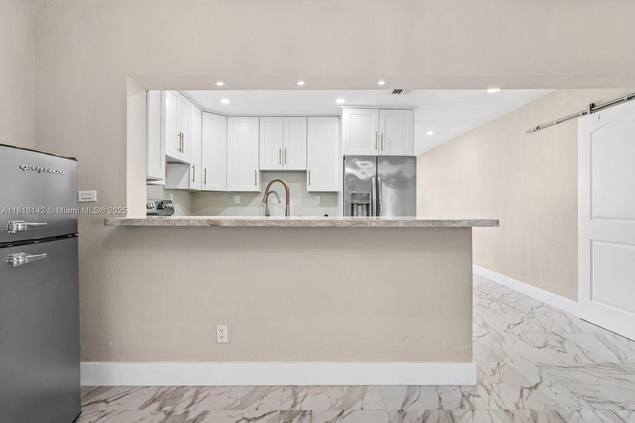 Real estate property located at 919 4th St, Broward, Gulfstream Estates, Hallandale Beach, FL