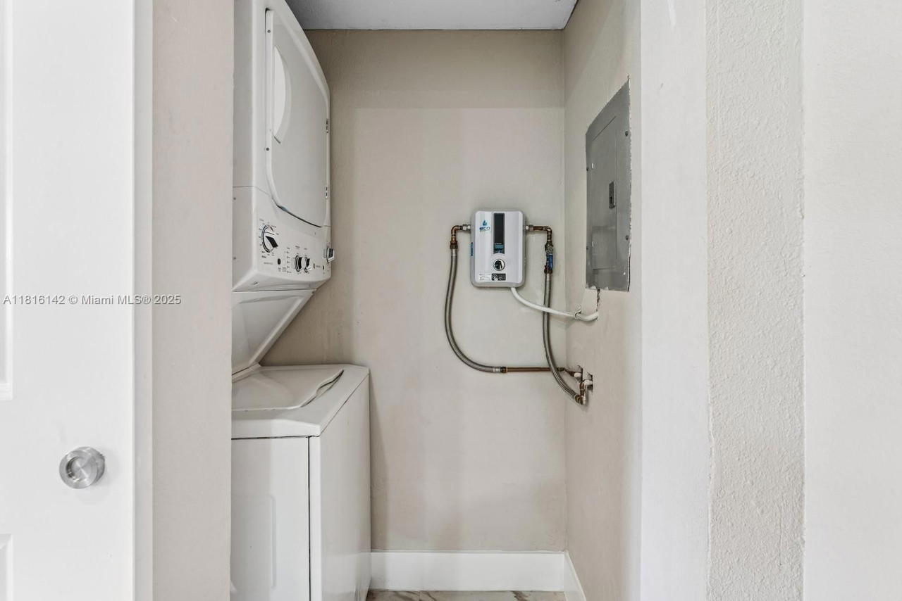 Real estate property located at 919 4th St, Broward, Gulfstream Estates, Hallandale Beach, FL
