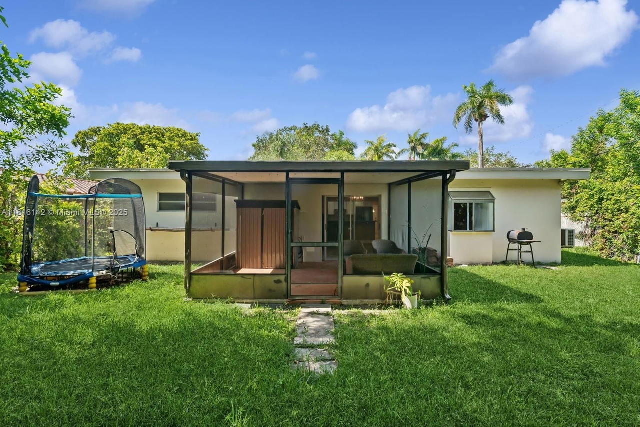 Real estate property located at 919 4th St, Broward, Gulfstream Estates, Hallandale Beach, FL