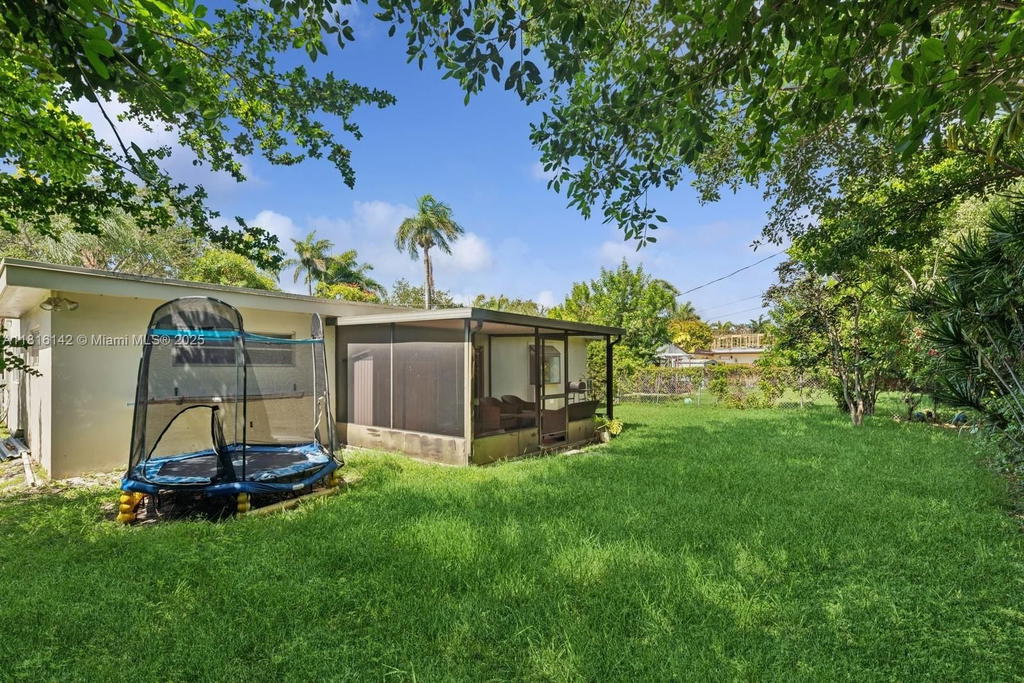 Real estate property located at 919 4th St, Broward, Gulfstream Estates, Hallandale Beach, FL